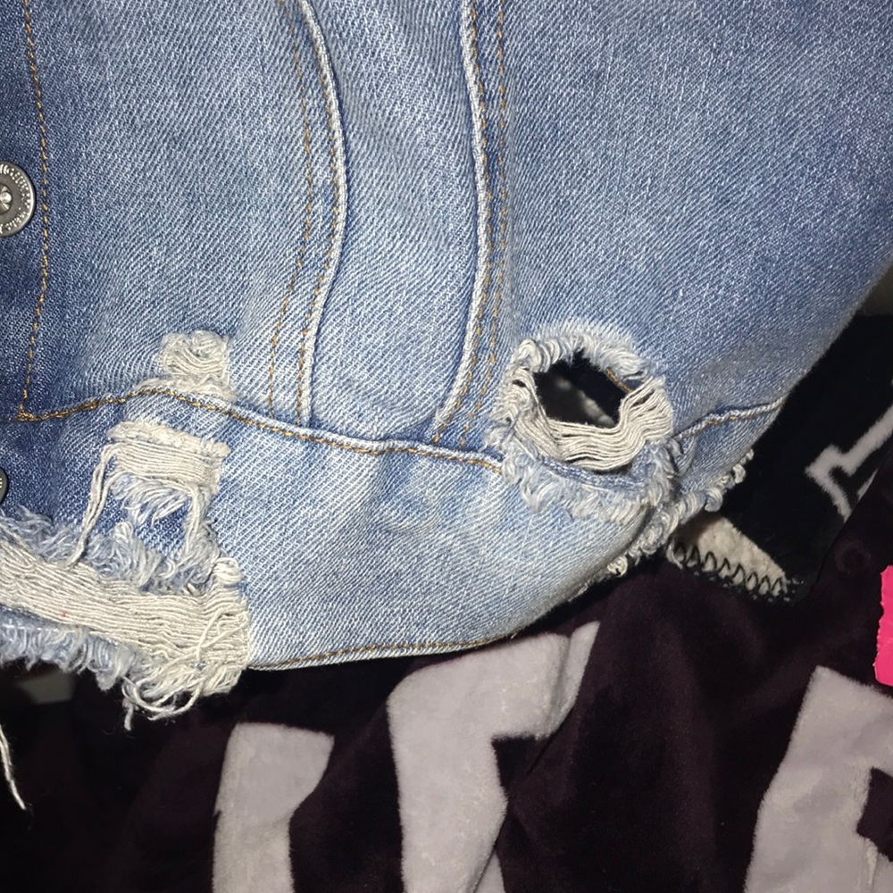 Jean jacket - Picture 2 of 5